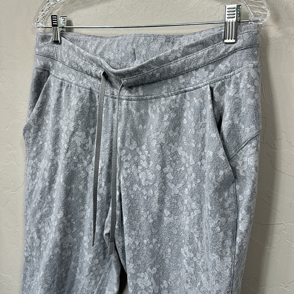 Lululemon Ready to Rulu grey crop joggers size 10 - Picture 6 of 12